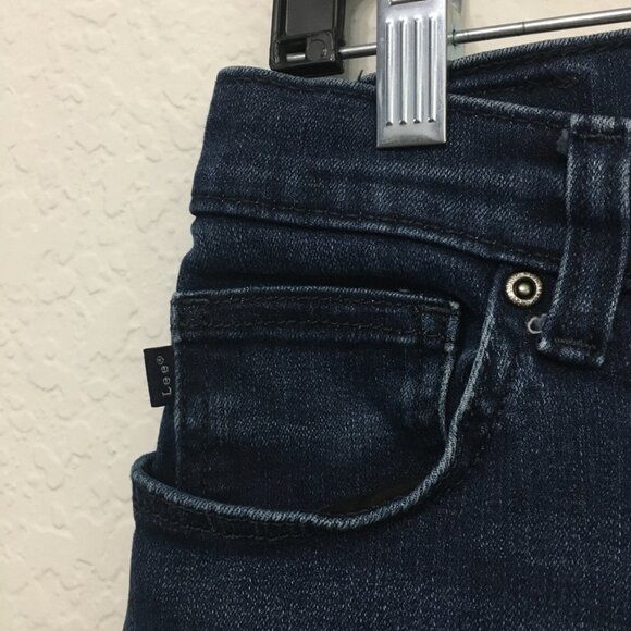 LEE Straight Leg Mid Rise Relaxed Fit Cropped Jean Womens Size 30 Medium Wash - Picture 3 of 14